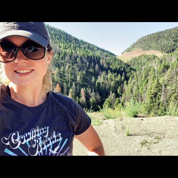 Meet your Posher, Kendra - Picture 1 of 1